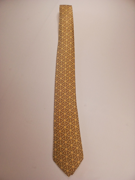 Hermes Other - Vintage Hermes Paris 7935 MA Yellow Gold Chain Pattern 100%Silk France